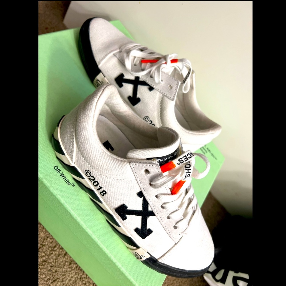 OFF-WHITE Virgil Abloh Vulc Low Top Women's Sneakers